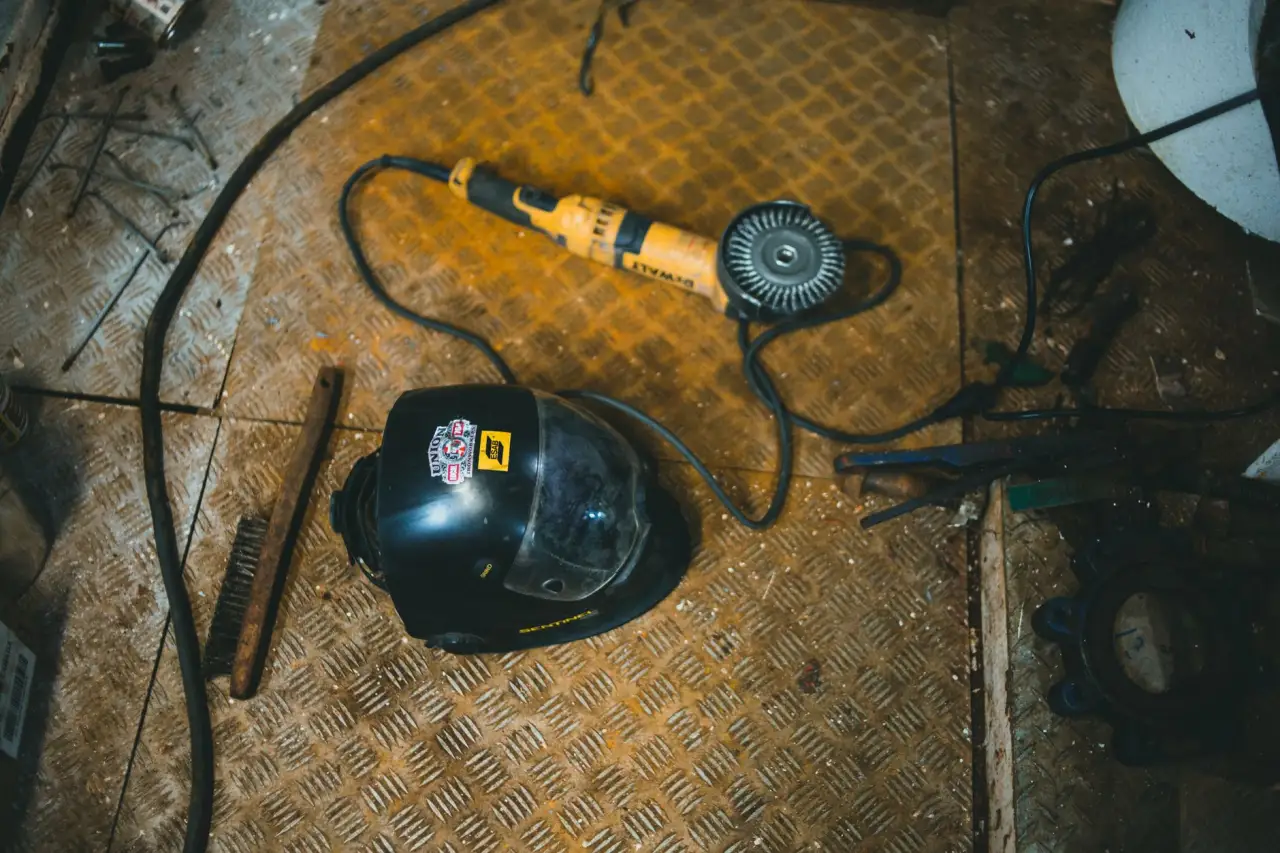 西南地区LED显示屏边框市场观察：材质工艺与供货趋势分析