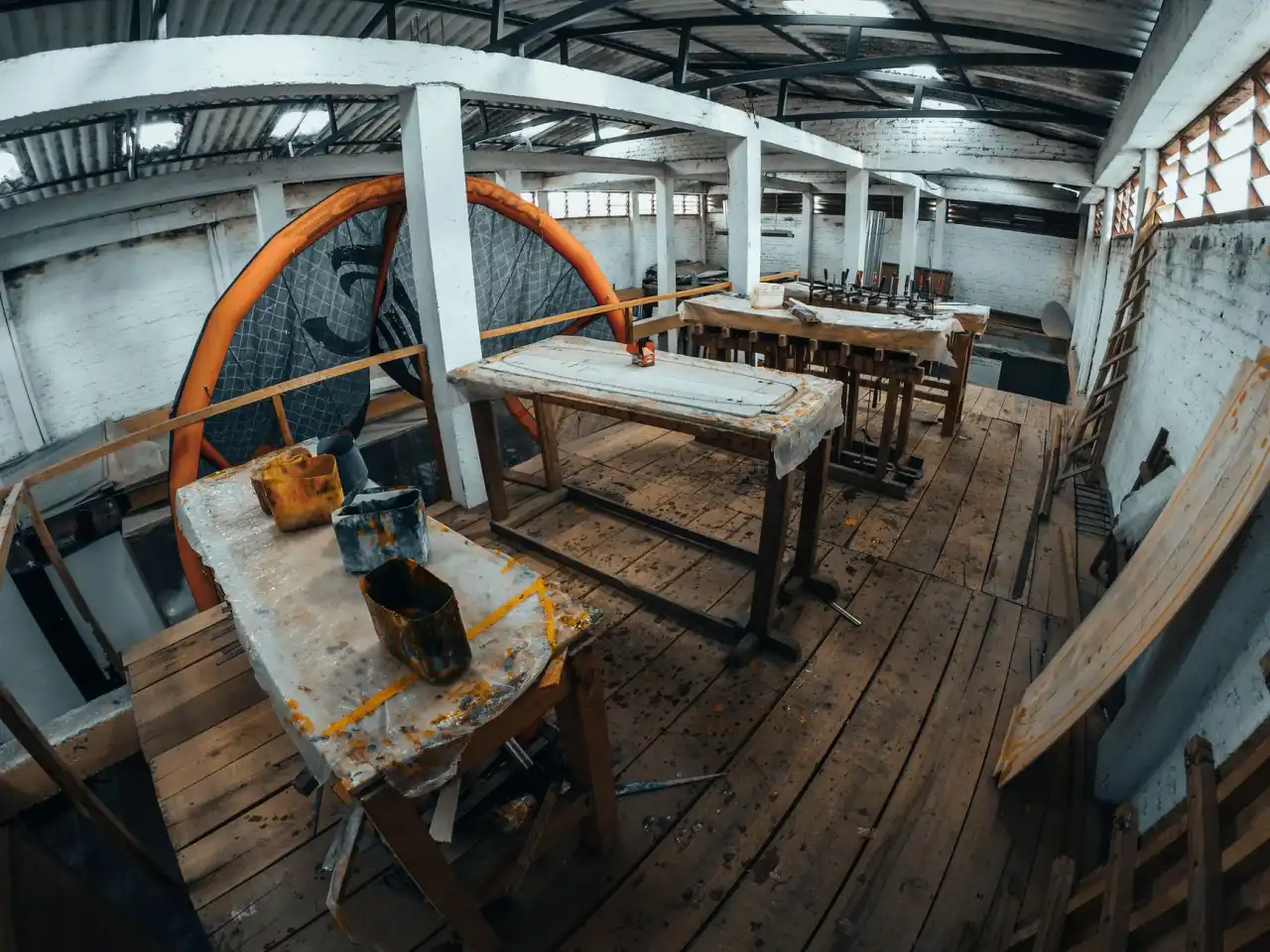 西南地区LED控制卡选型指南：适配重庆广告工程的电源与边框方案