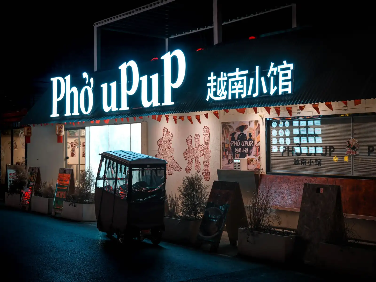 重庆LED屏模组选购要点：适配控制卡与电源的完整方案
