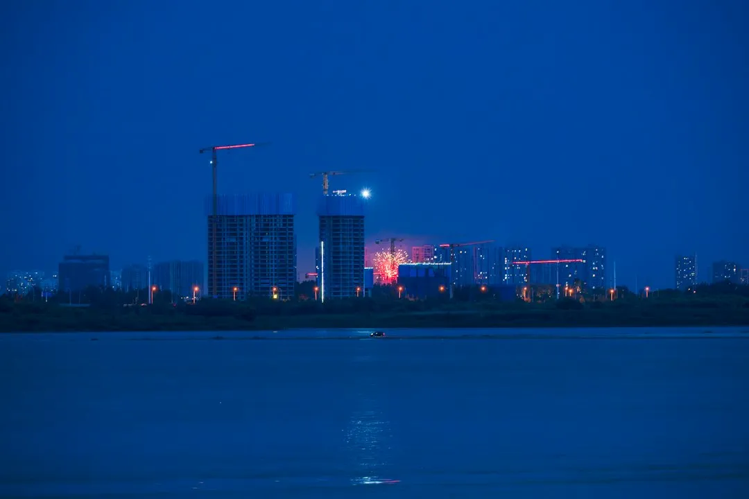 LED显示屏模组与单元板选型要点：重庆广告工程商实战参考指南